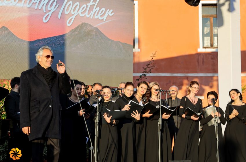Աշխարհահռչակ տենոր Անդրեա Բոչելլիի կատարումը Վենետիկի Սուրբ Ղազար հայկական կղզում