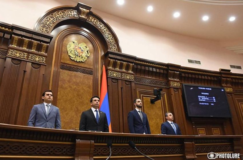 ԱԺ–ն 1 միլիոն 122 հազար դրամի արտահագուստ և կիսաճտքավոր կոշիկներ է գնել